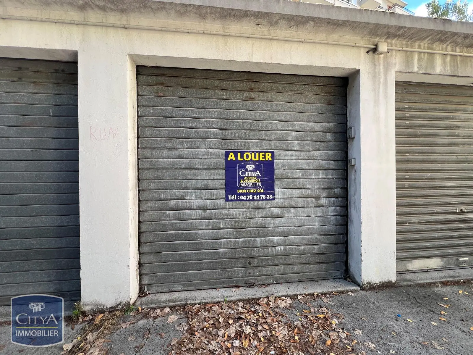 Photo 1 Parking
