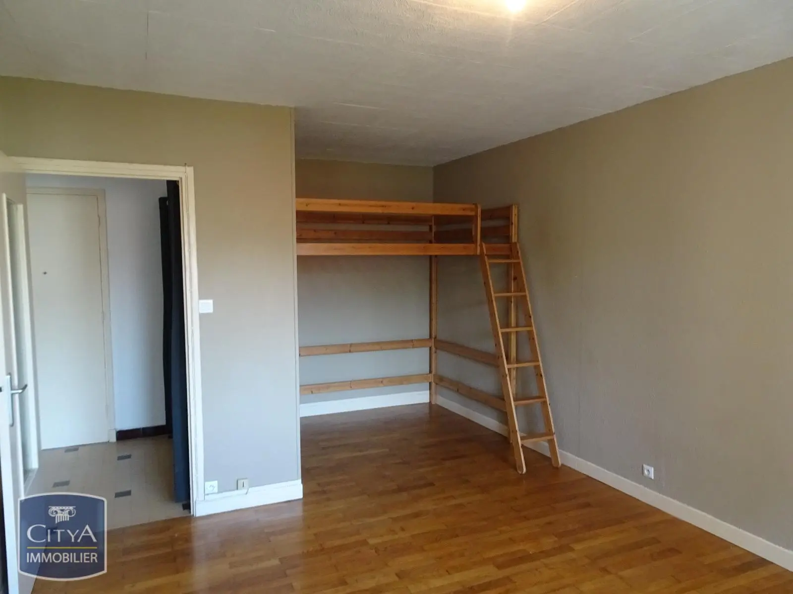 Photo 1 Appartement 1 pièce 41.42m²