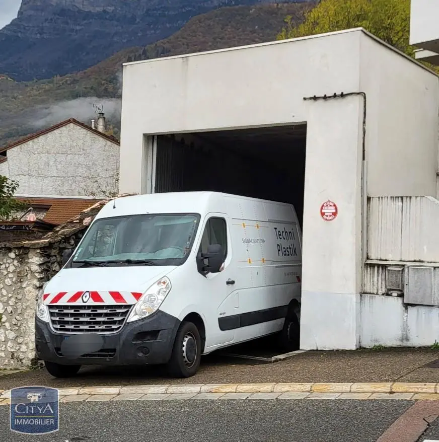 Photo 1 Parking 40m²