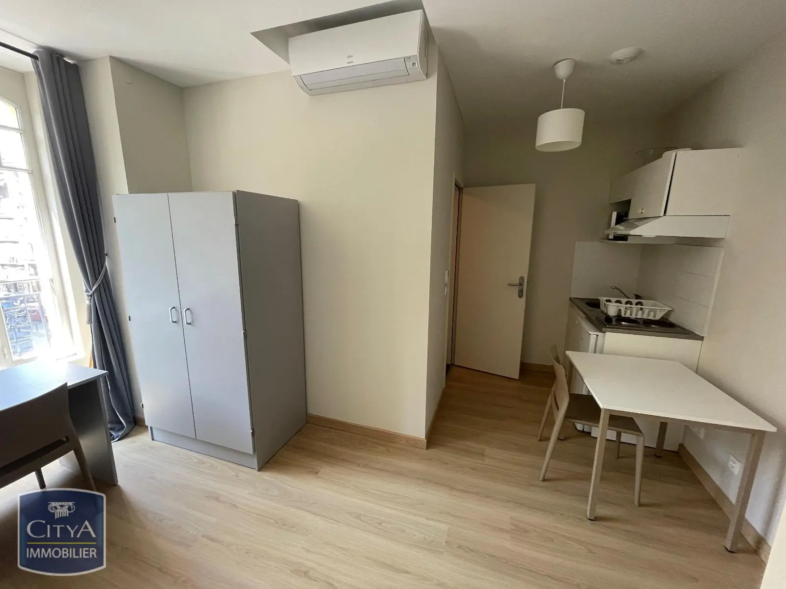 Photo 2 Appartement 1 pièce 22.56m²