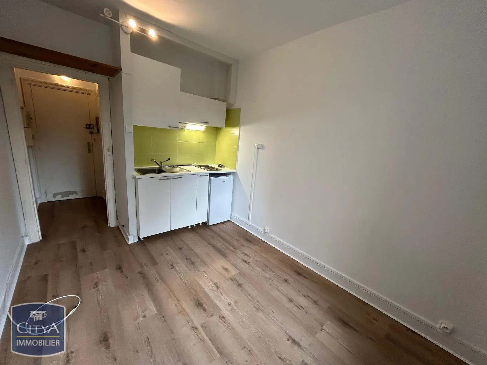 Photo 1 Appartement 1 pièce 14.46m²