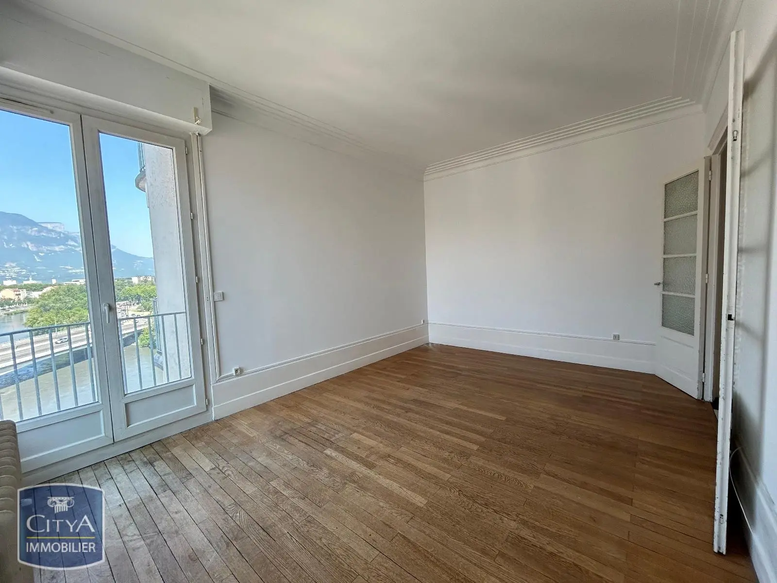 Photo 1 Appartement 4 pièces 91.86m²