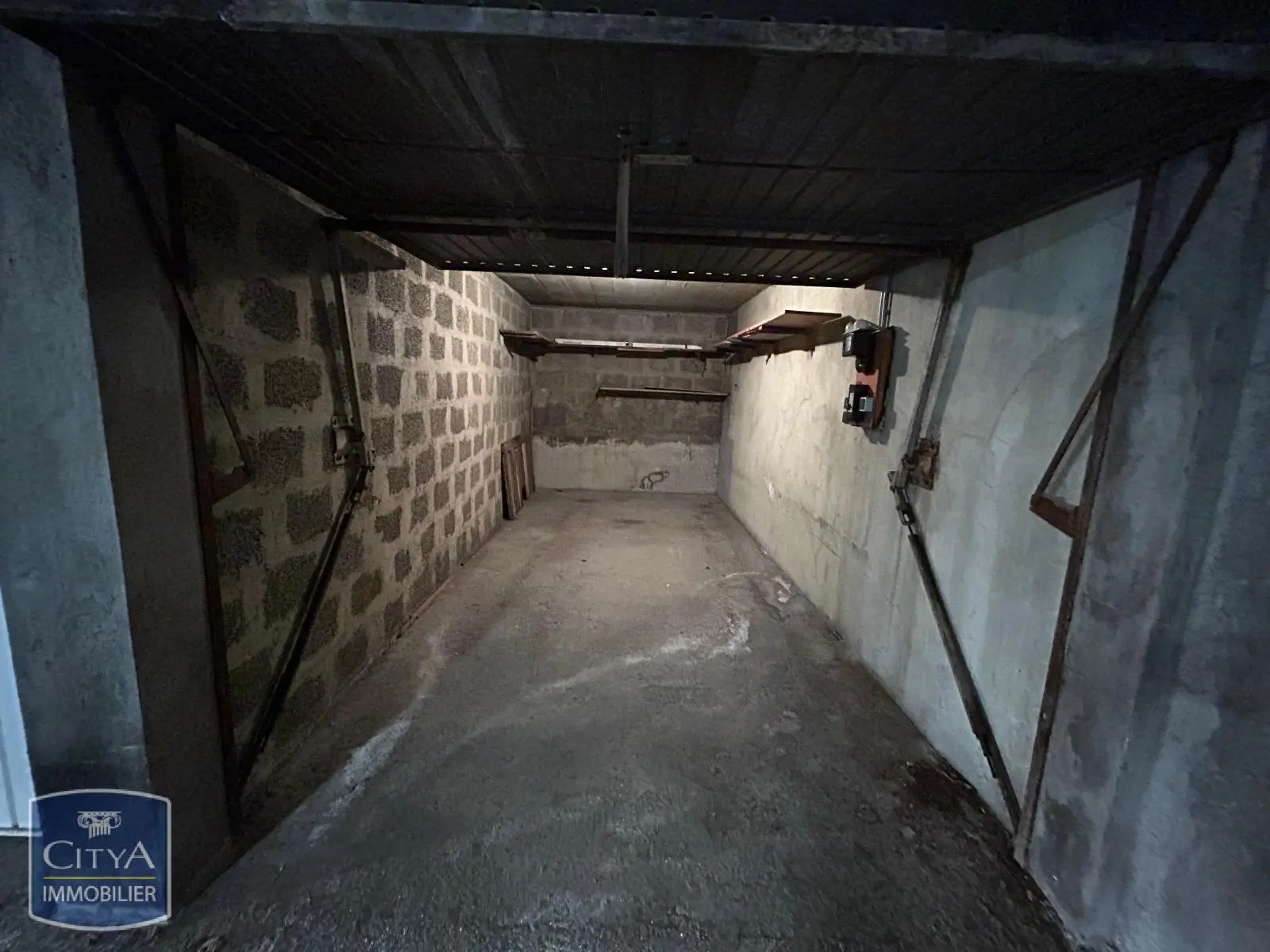 Photo 3 Parking