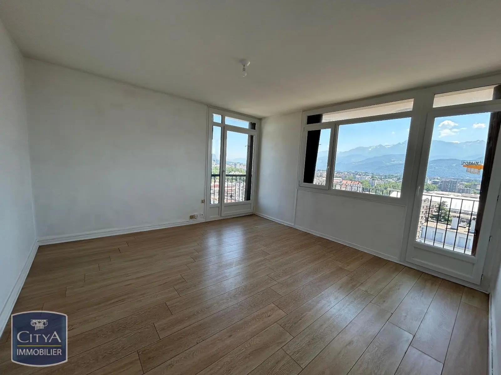 Photo 1 Appartement 4 pièces 74.93m²