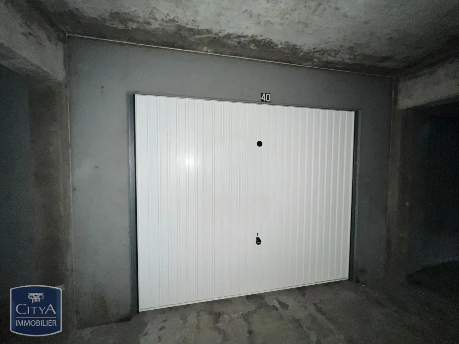 Photo 1 Parking