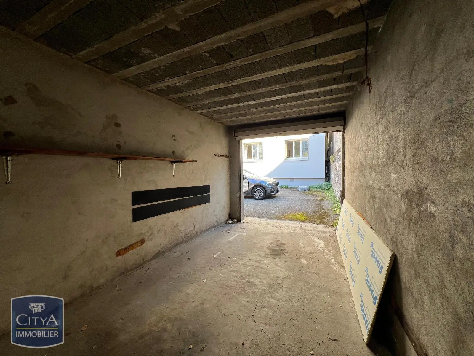 Photo 3 Parking