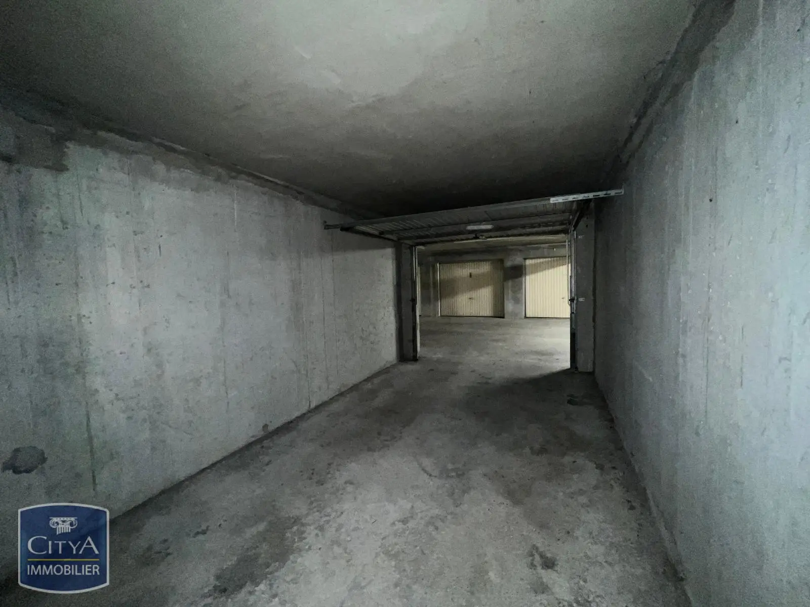 Photo 3 Parking
