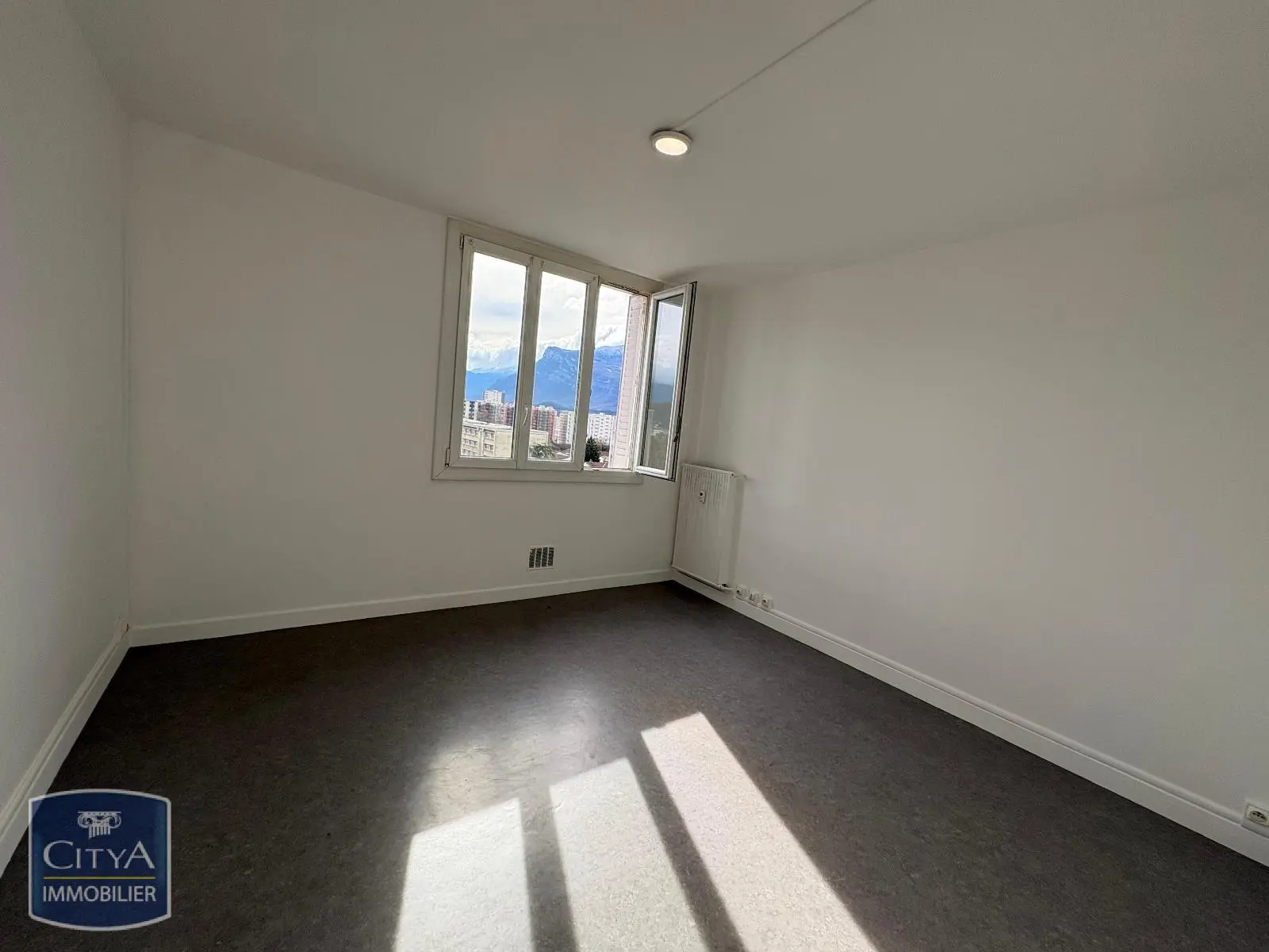 Photo 1 Appartement 1 pièce 27.72m²