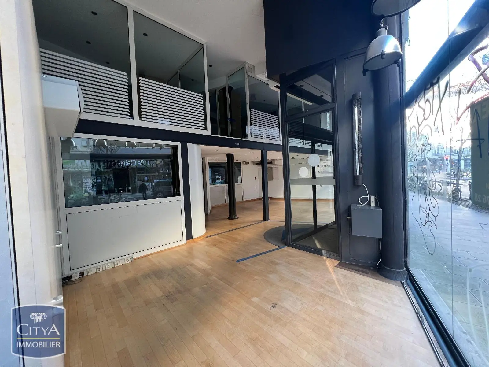 Photo 2 Local Commercial 265.24m²