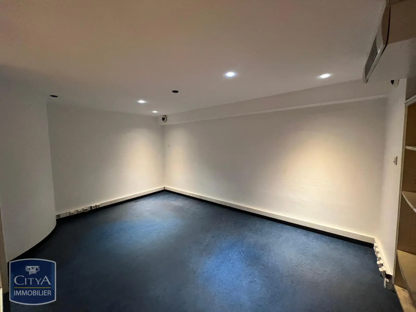 Photo 10 Local Commercial 265.24m²