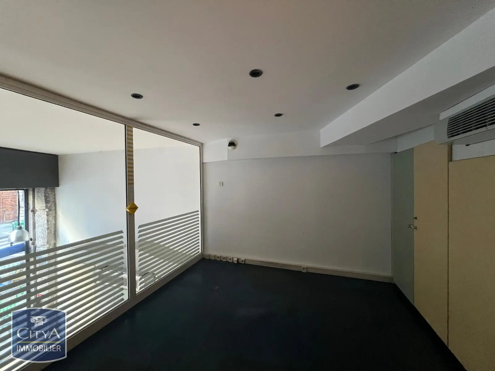 Photo 12 Local Commercial 265.24m²