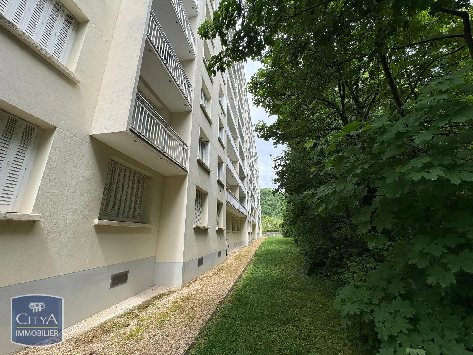 Photo 1 Appartement 1 pièce 27.43m²
