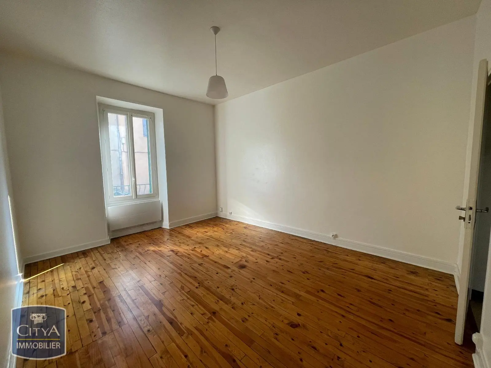 Photo 1 Appartement 1 pièce 32.47m²