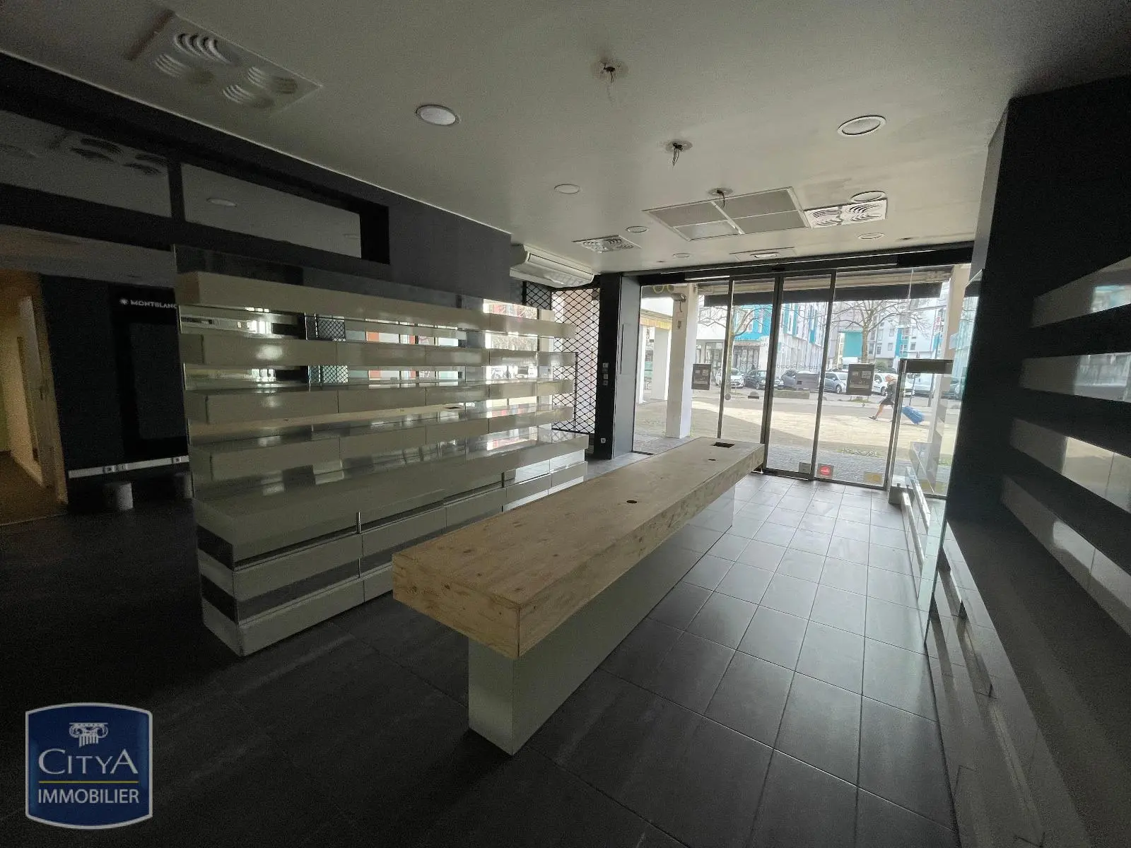 Photo 2 Local Professionnel