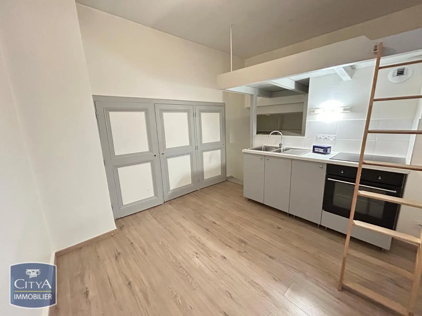 Photo 1 Appartement 1 pièce 18.43m²