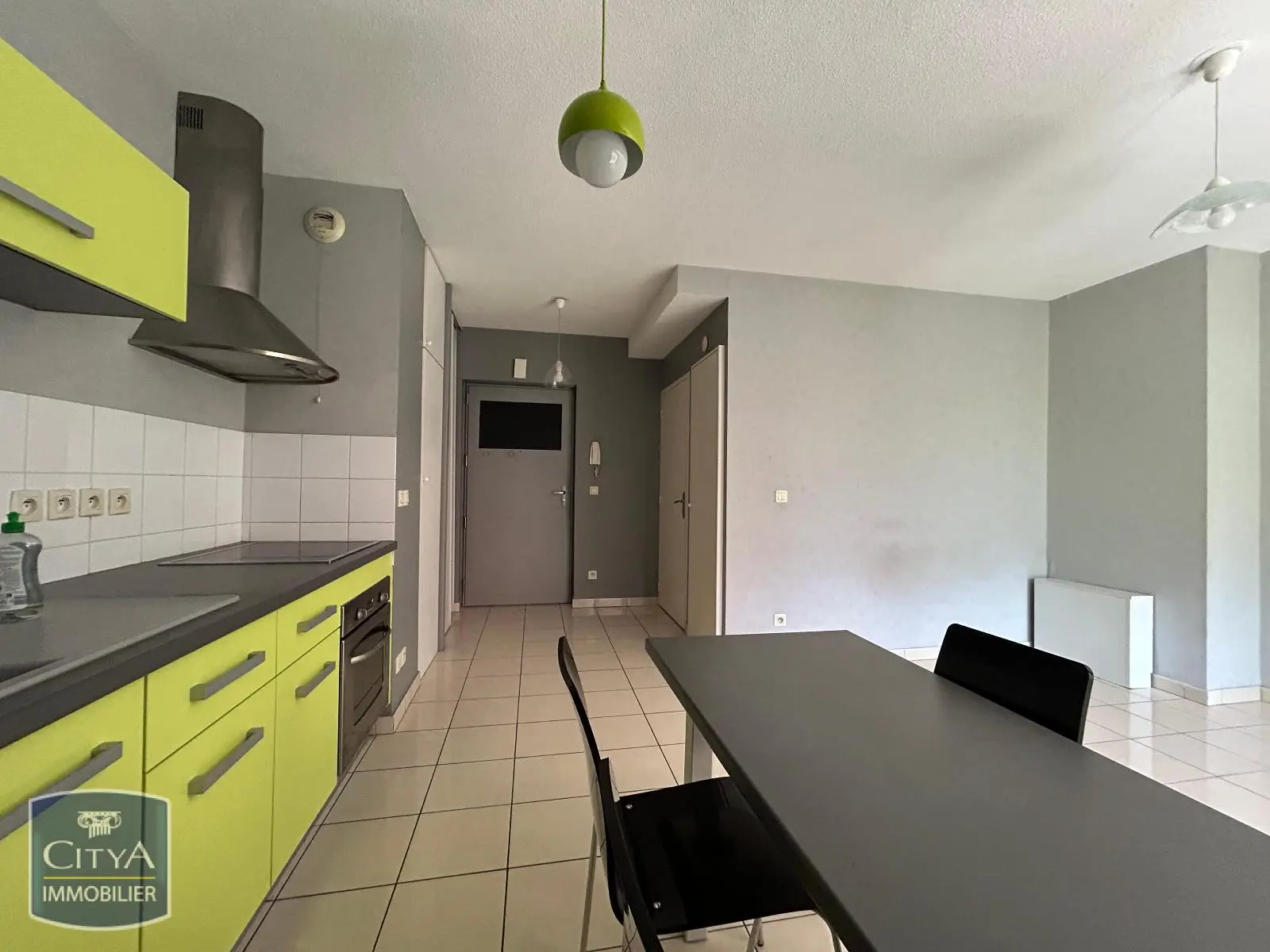 Photo 2 Appartement 1 pièce 27.18m²