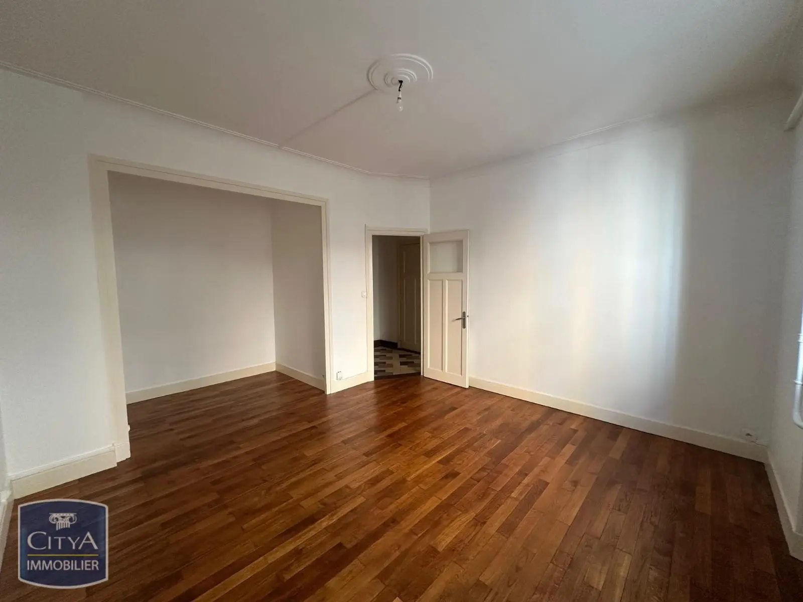 Photo 2 Appartement 1 pièce 38.43m²