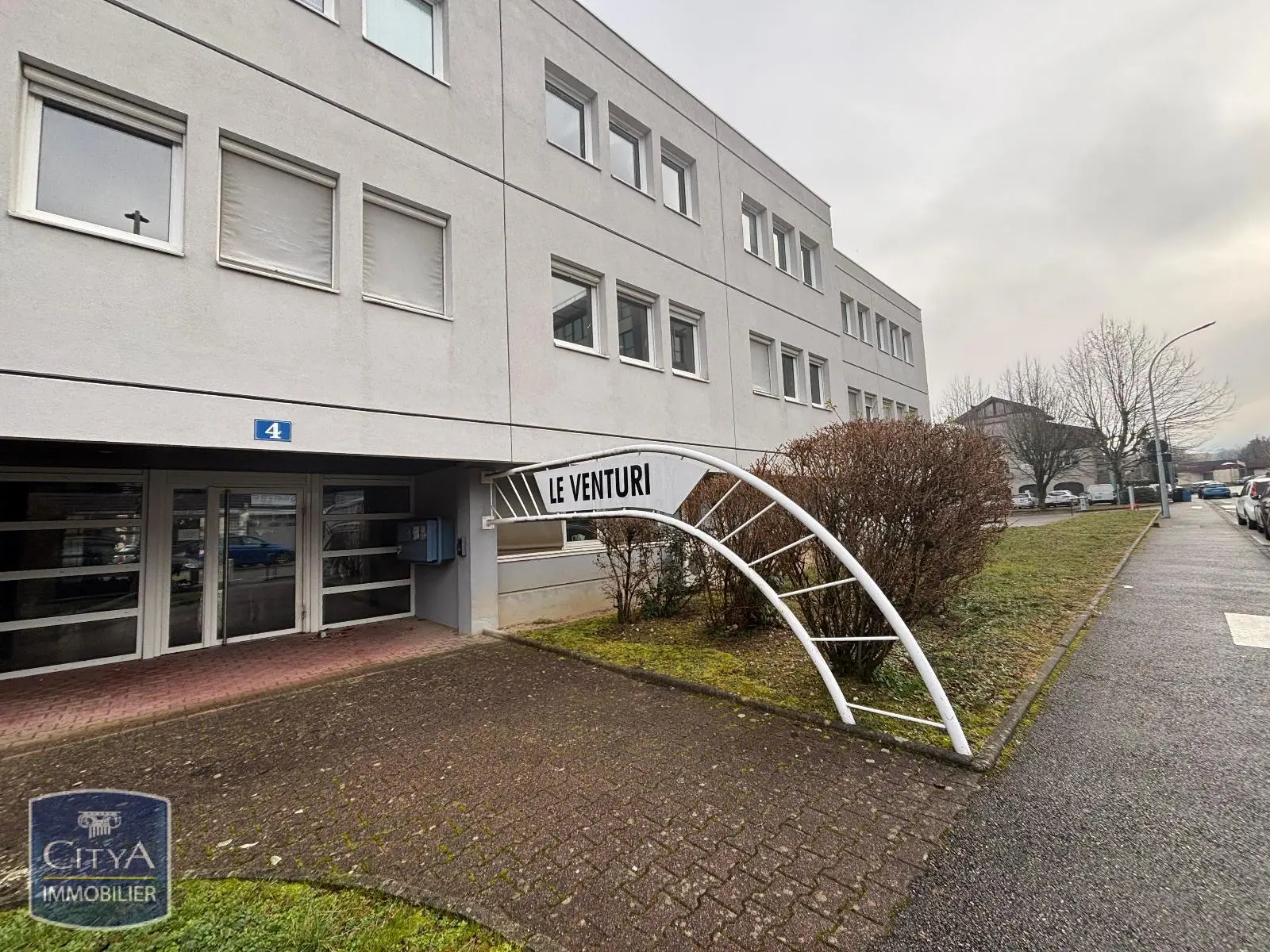 Photo 9 Local Professionnel