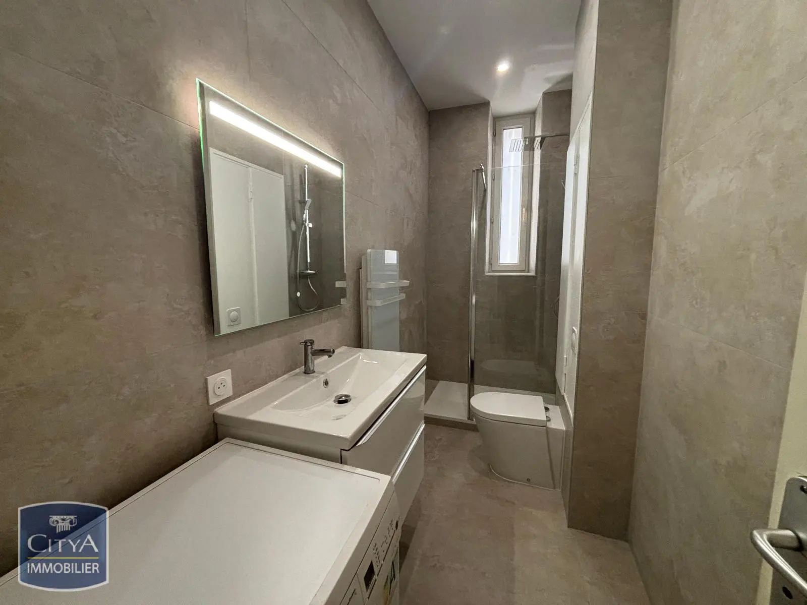 Photo 2 Appartement 1 pièce 51.74m²