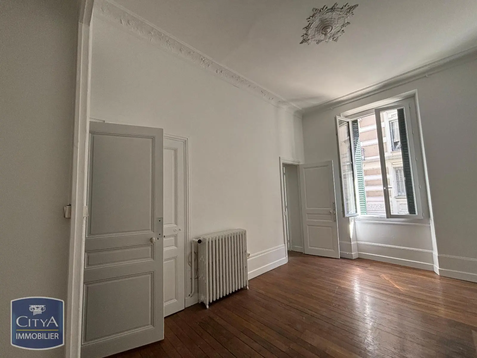 Photo 1 Appartement 3 pièces 77m²