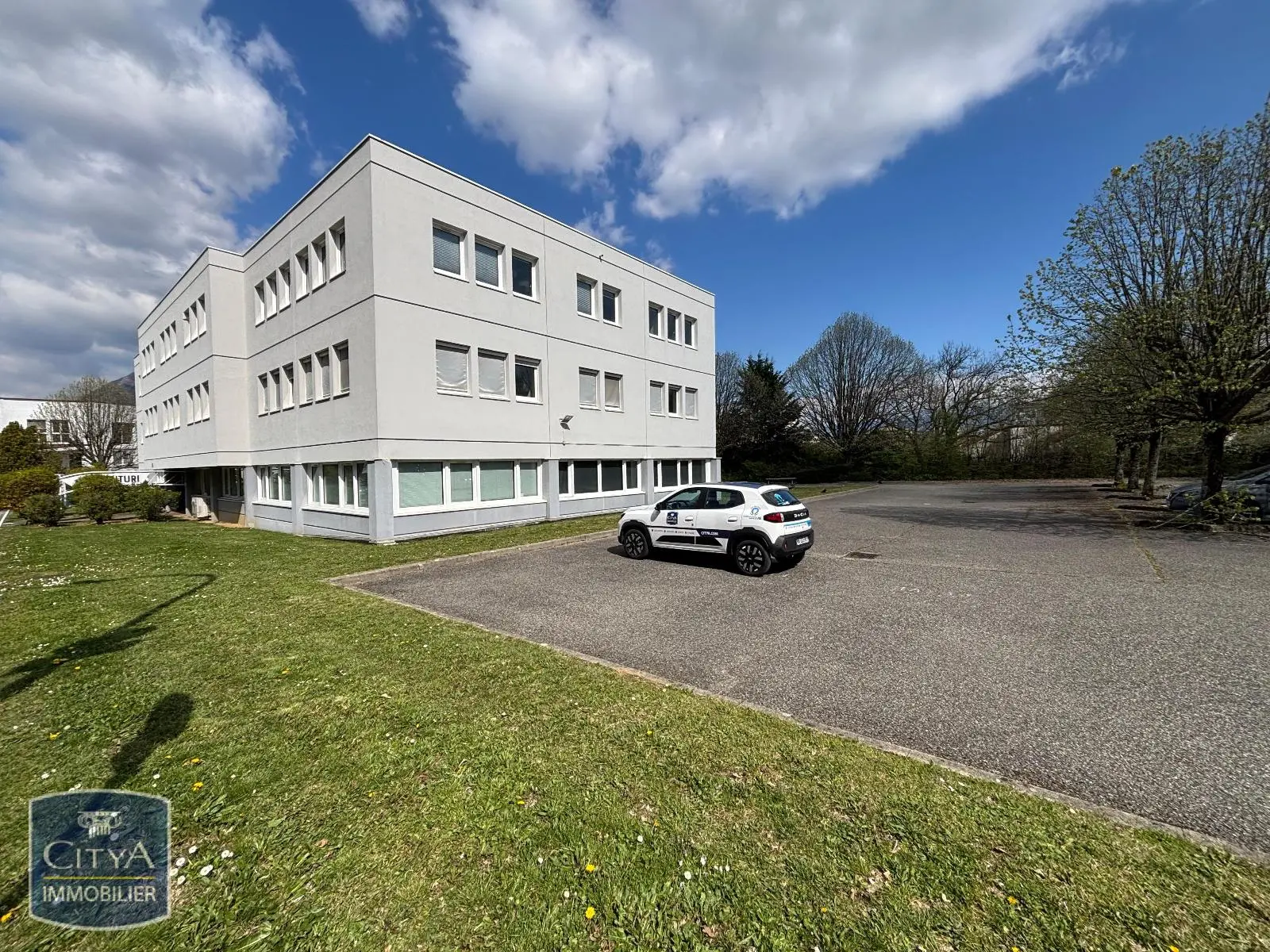 Photo 2 Local Professionnel