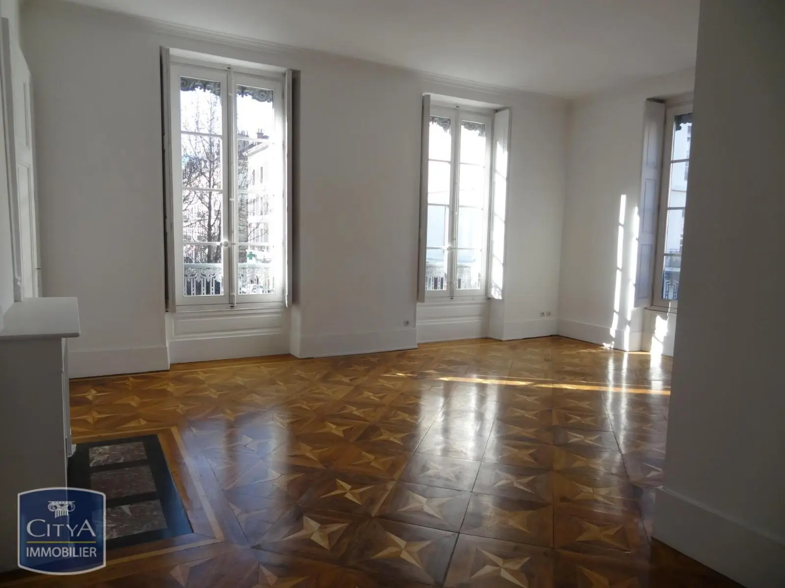 Photo 1 Appartement 4 pièces 105.49m²