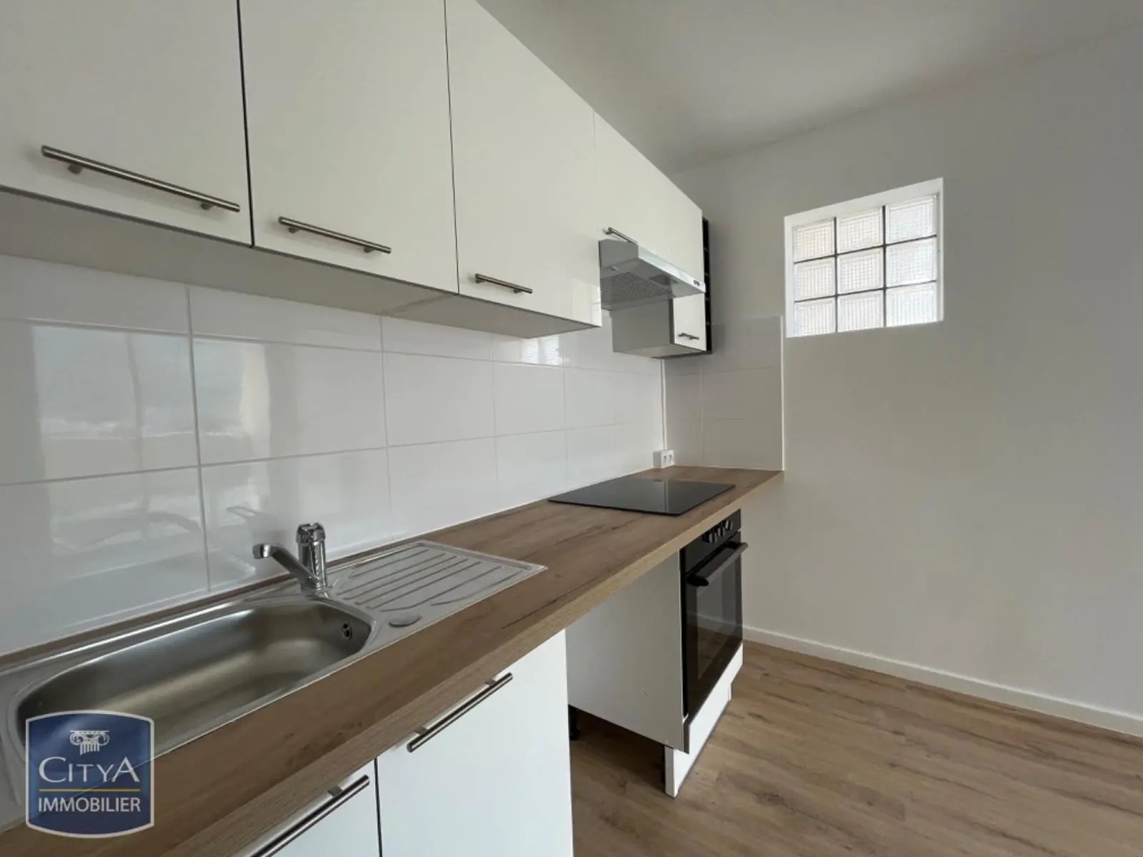 Photo 1 Appartement 1 pièce 34m²