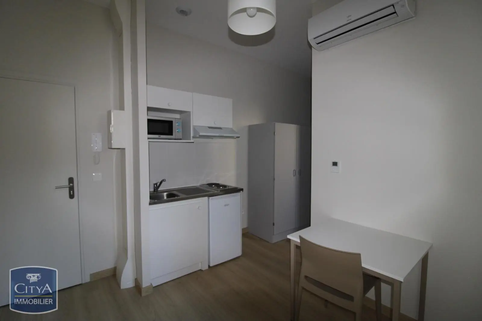 Photo 1 Appartement 1 pièce 20.5m²