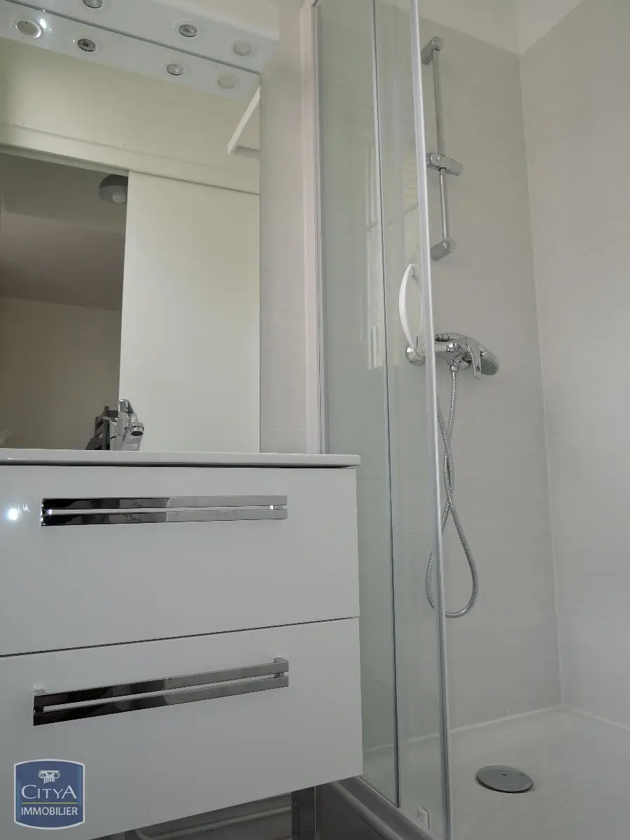 Photo 2 Appartement 1 pièce 17.23m²