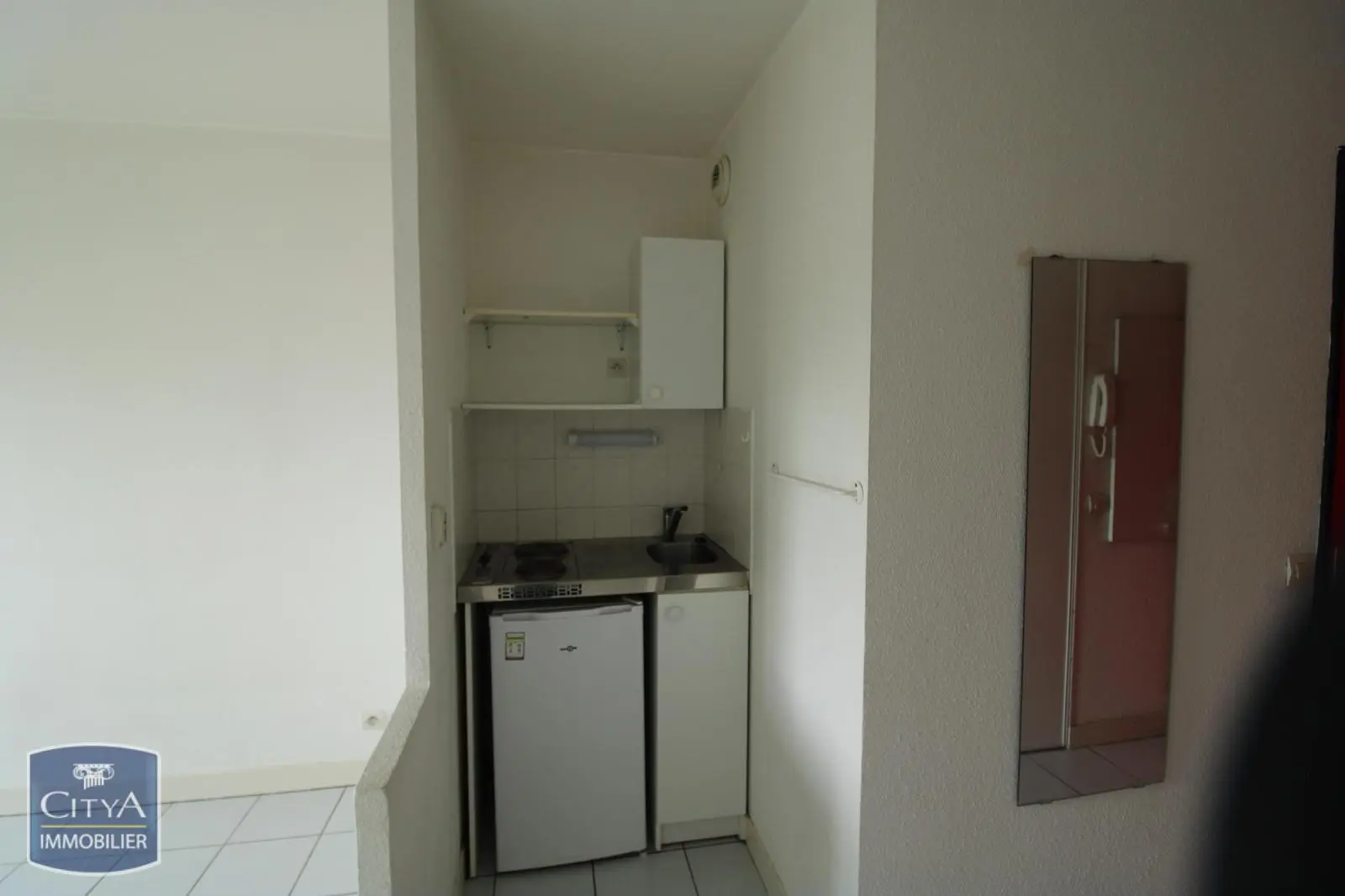 Photo 2 Appartement 1 pièce 18.24m²