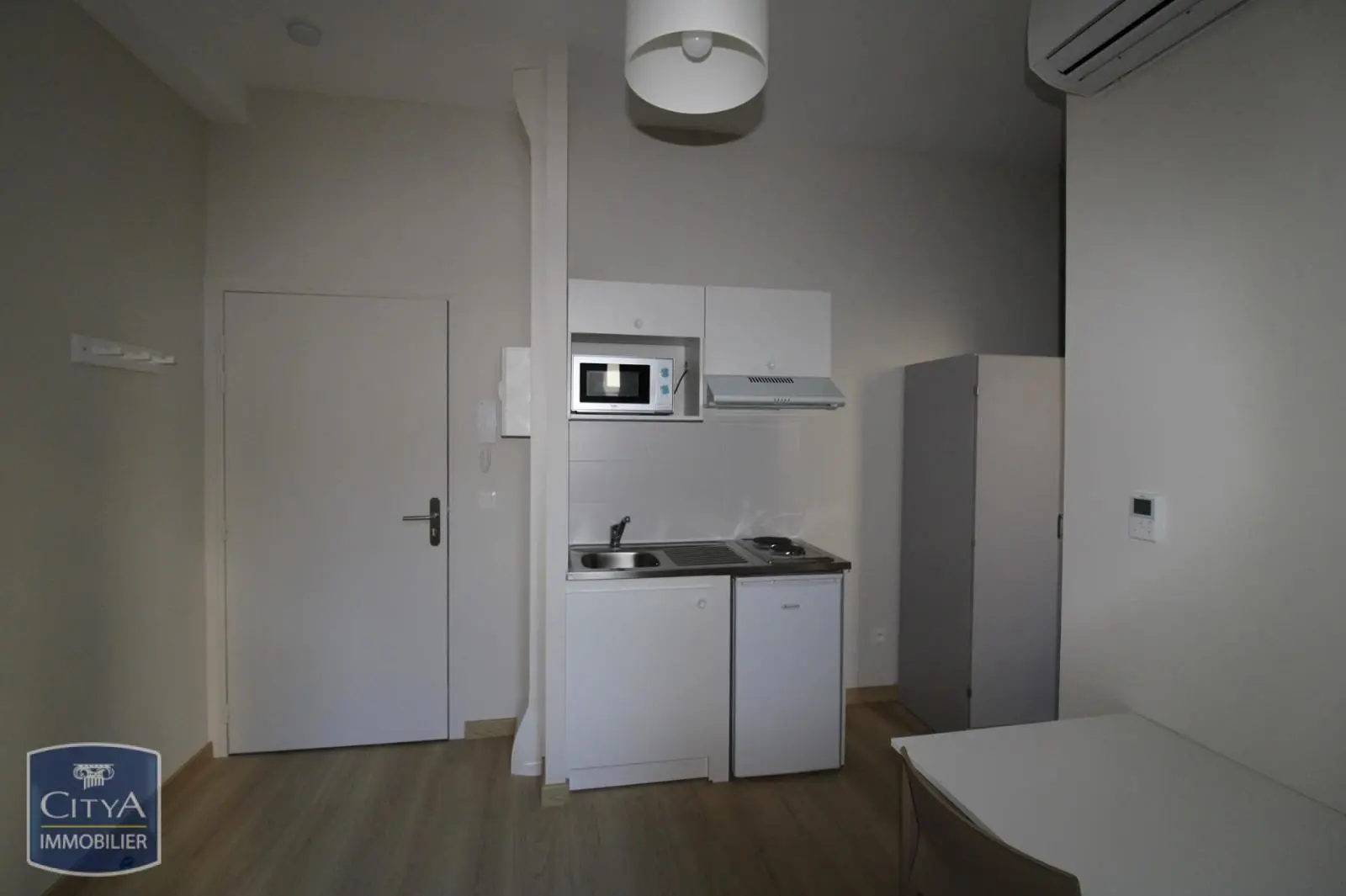 Photo 2 Appartement 1 pièce 20.5m²