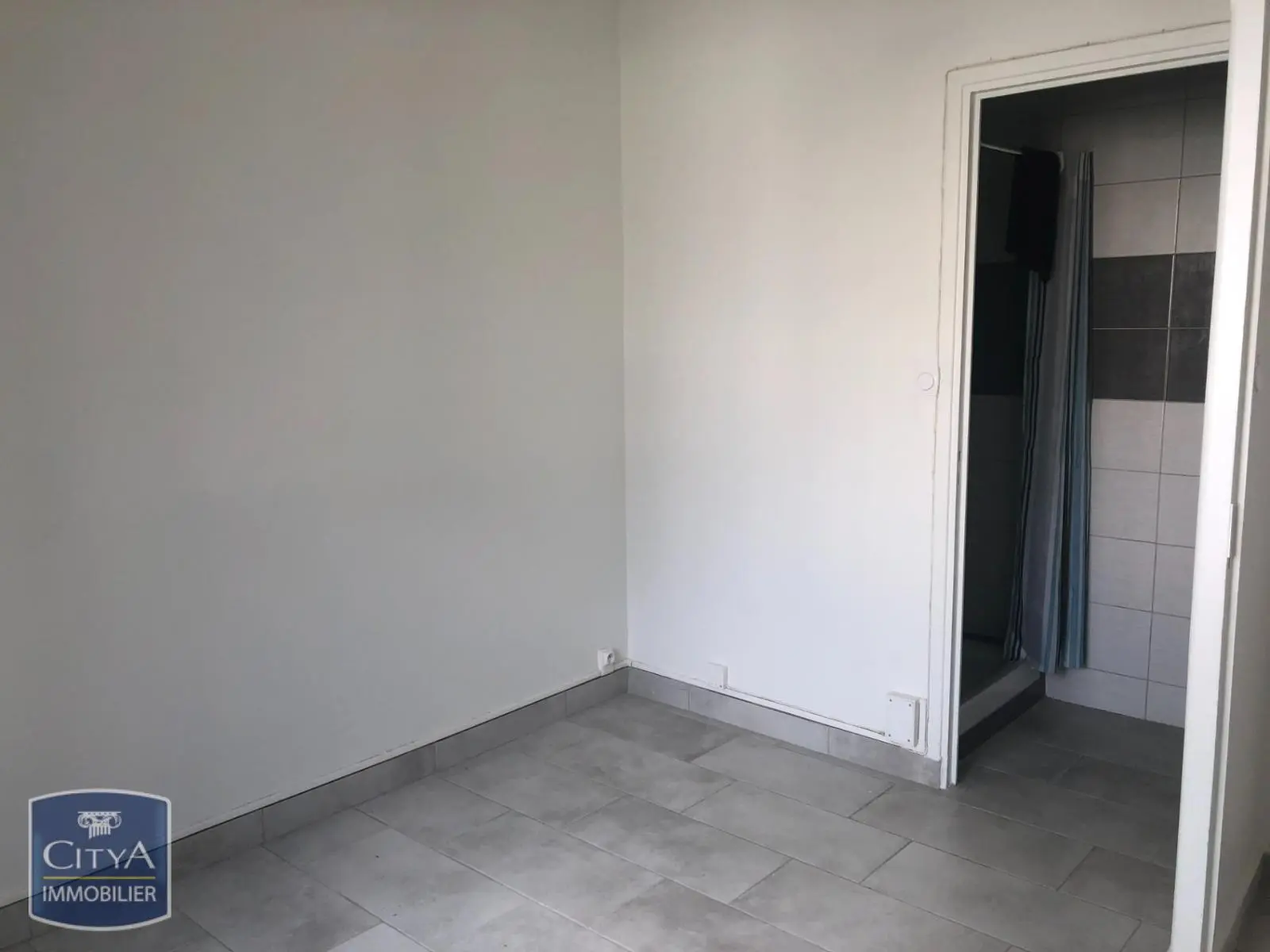 Photo 2 Appartement 1 pièce 29.12m²
