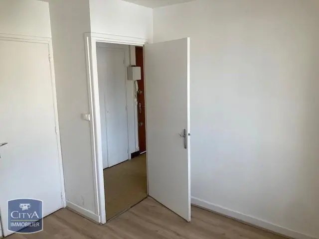 Photo 2 Appartement 1 pièce 27.5m²