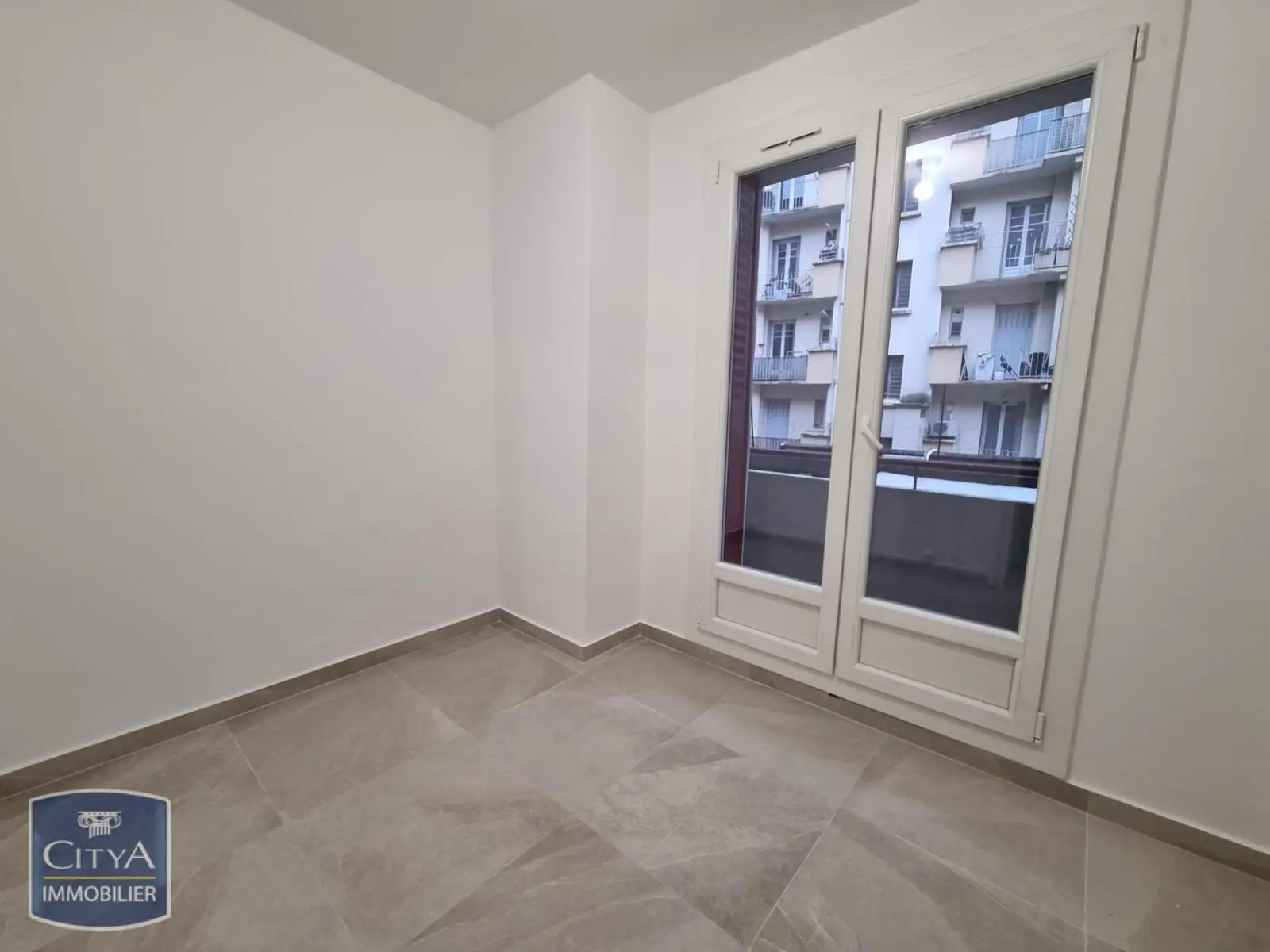 Photo 3 Appartement 1 pièce 31.4m²
