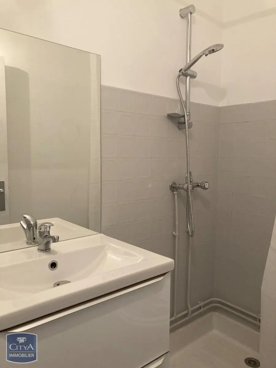 Photo 3 Appartement 1 pièce 13.73m²
