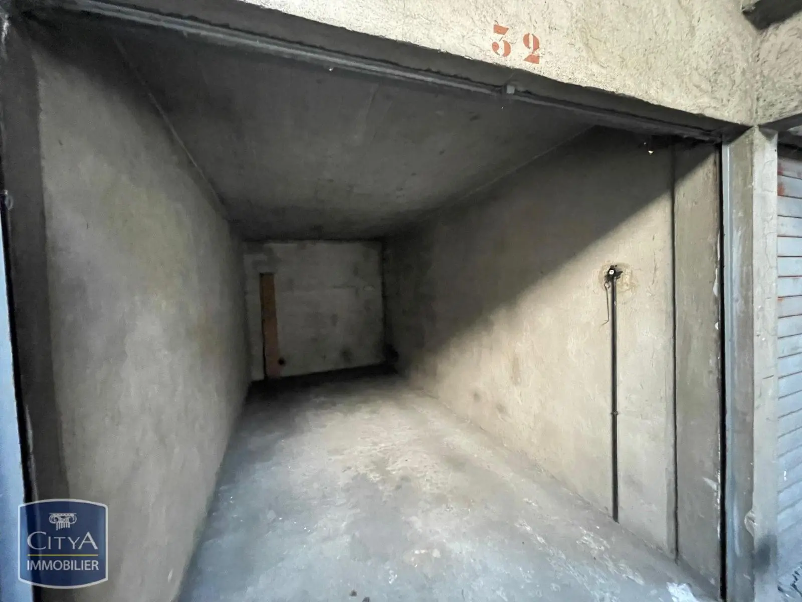 Photo 1 Parking