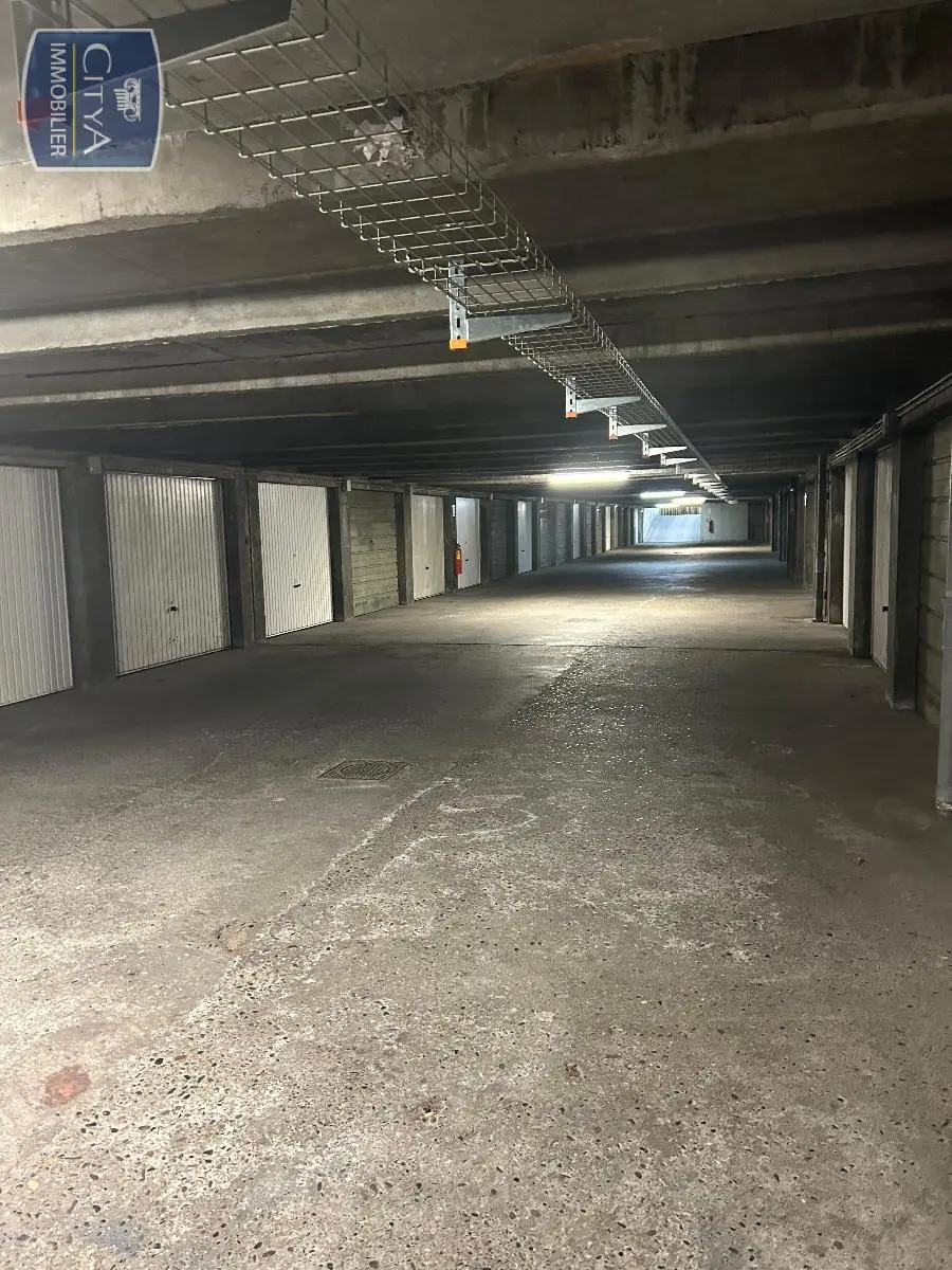 Photo 2 Parking