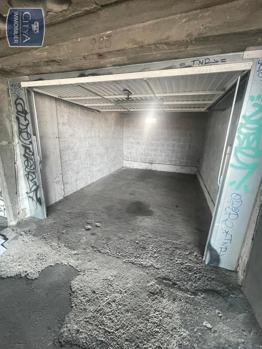 Photo 1 Parking 13m²