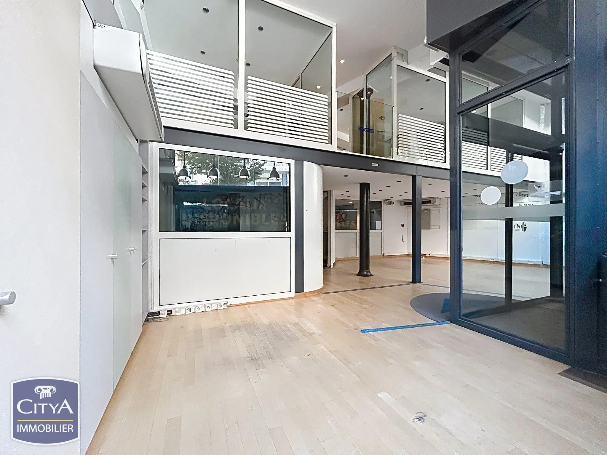 Photo 1 Local Commercial 265.24m²