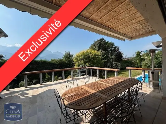 Photo 1 Maison 10 pièces 316m²