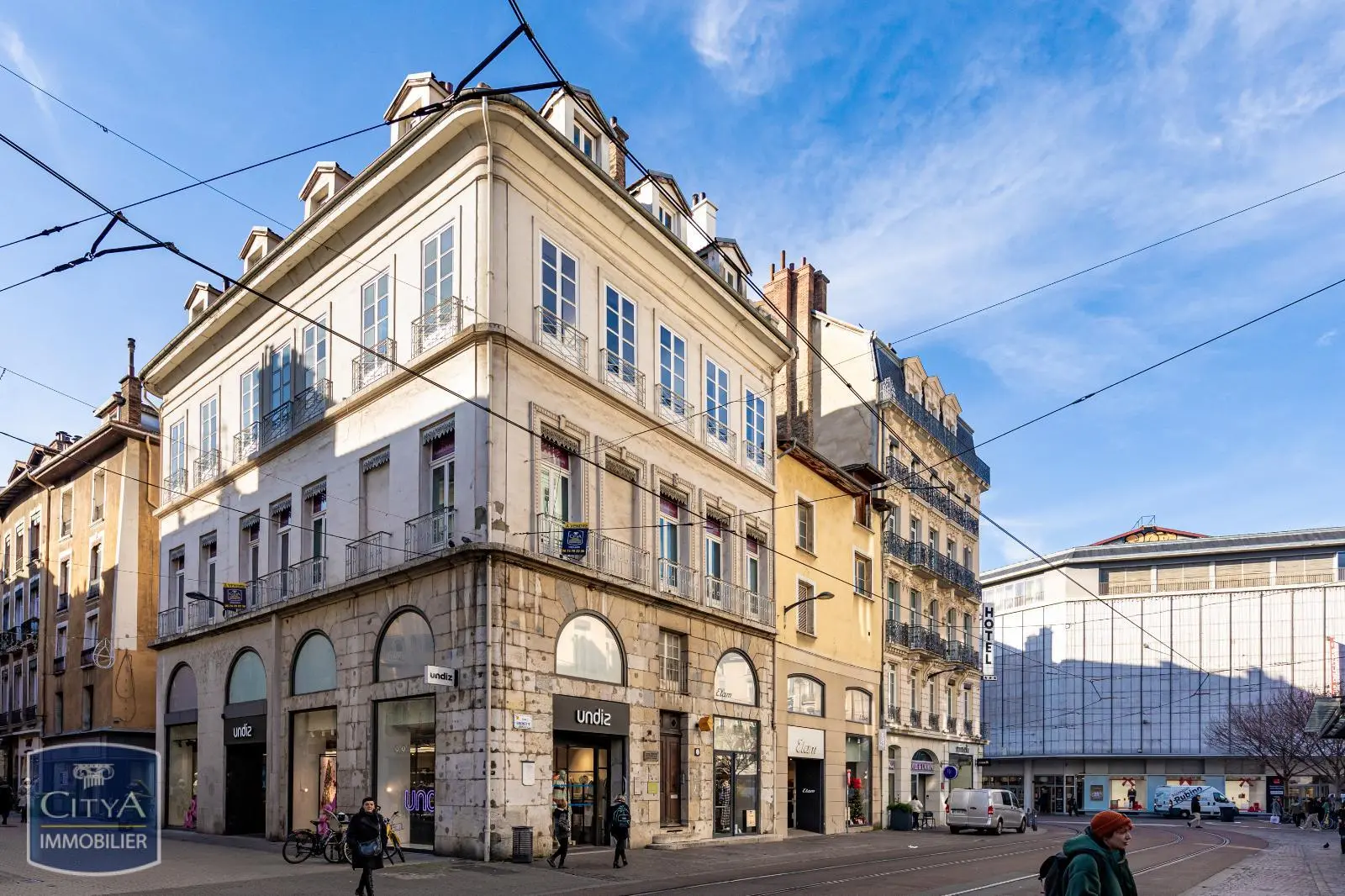 Photo 1 Appartement 7 pièces 182.25m²