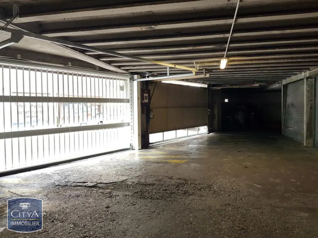 Photo 3 Parking