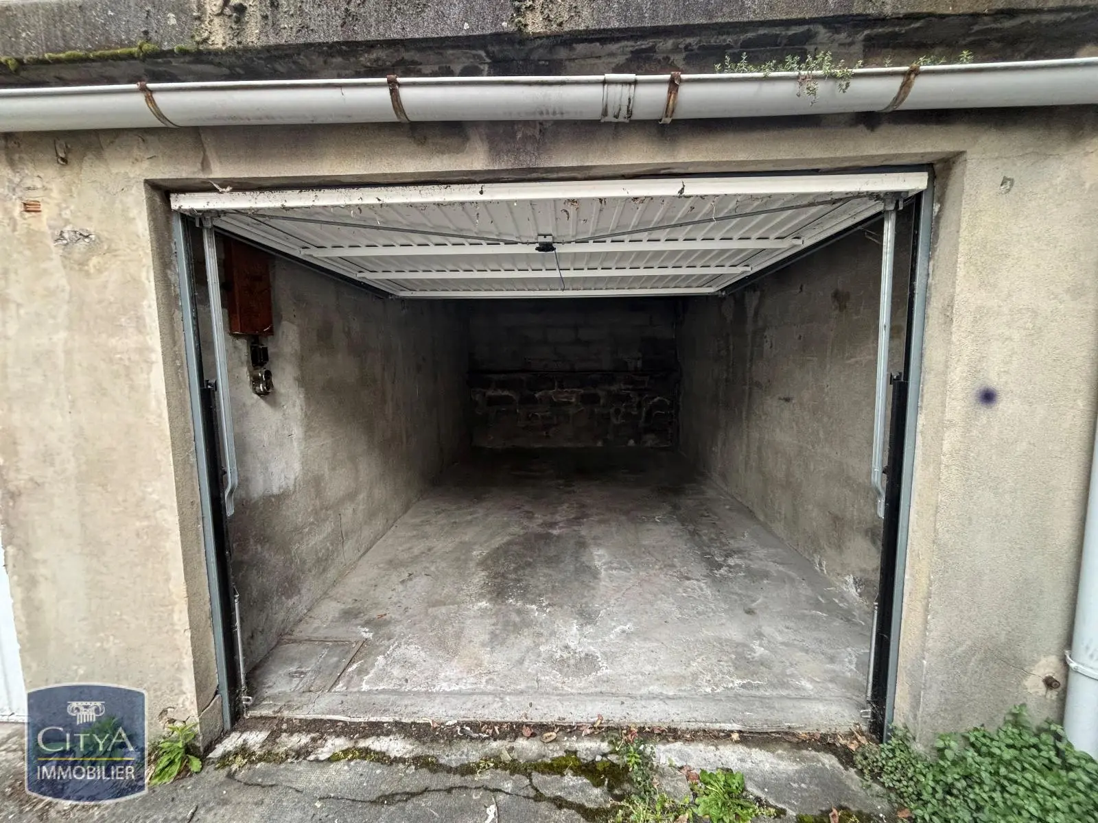Photo 1 Parking