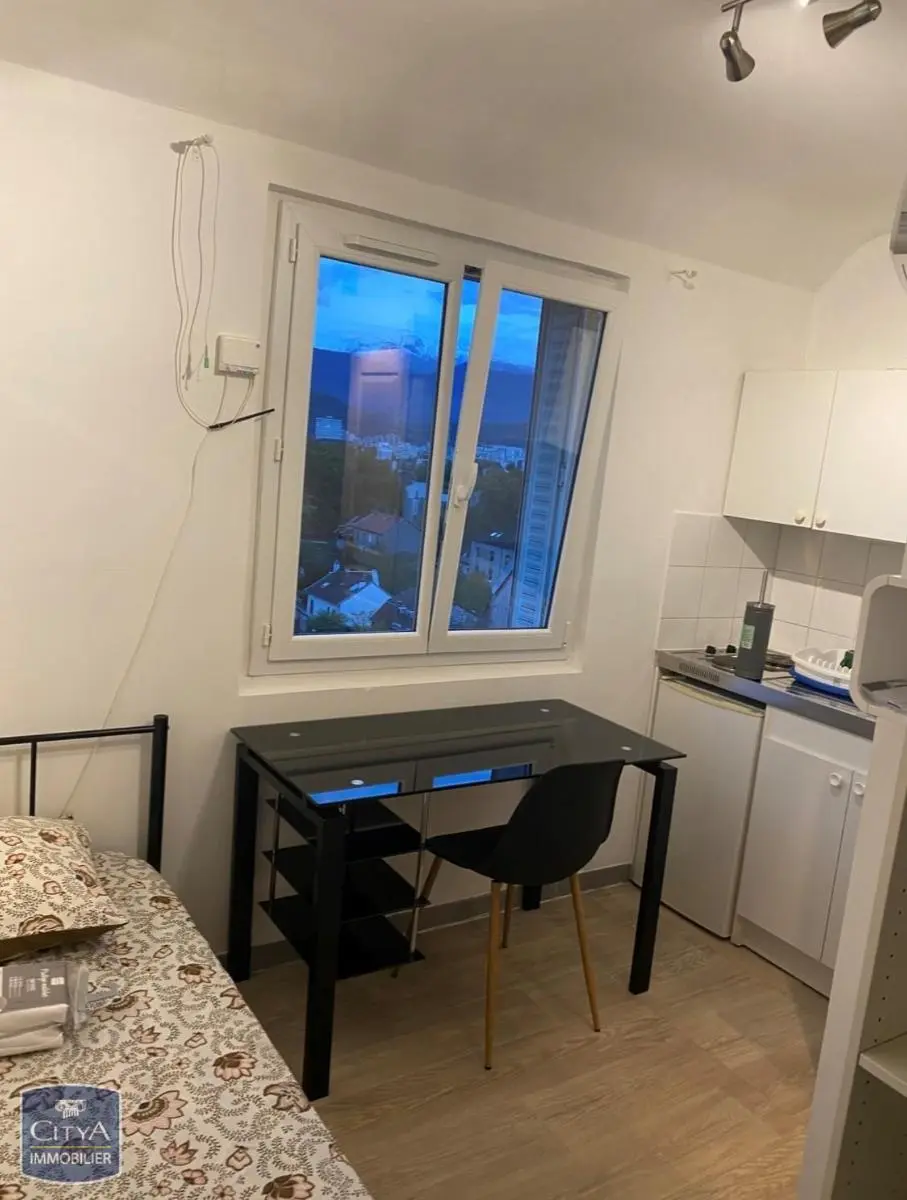 Photo 1 Appartement 1 pièce 9.8m²