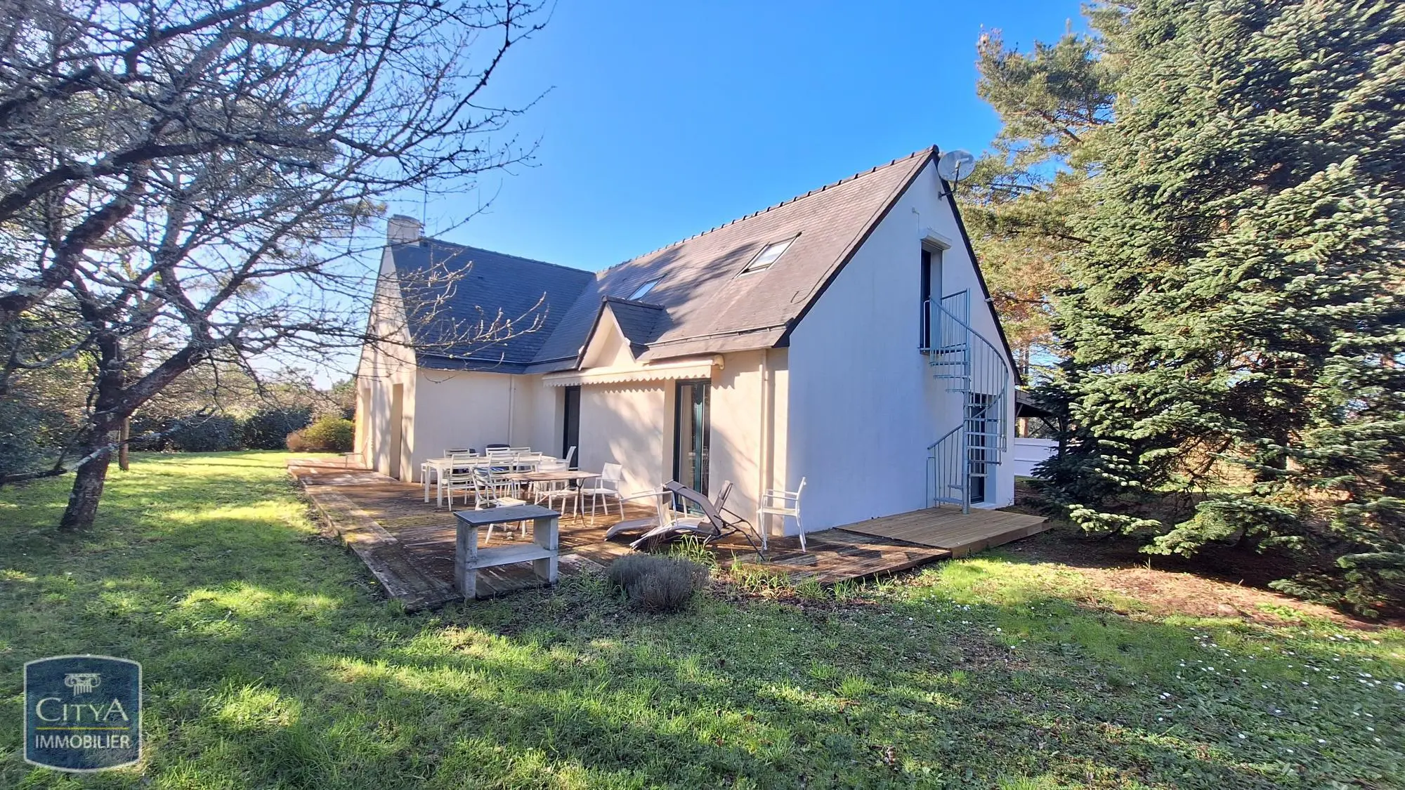 Photo 1 Maison 6 pièces 150m²