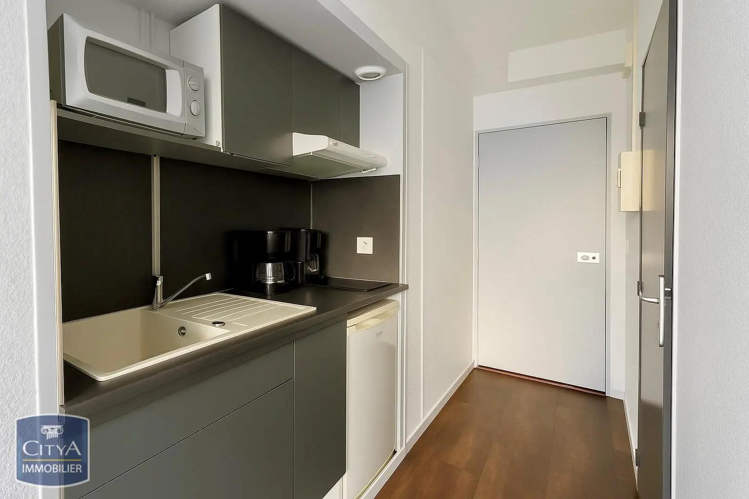 Photo 2 Appartement 1 pièce 19.34m²