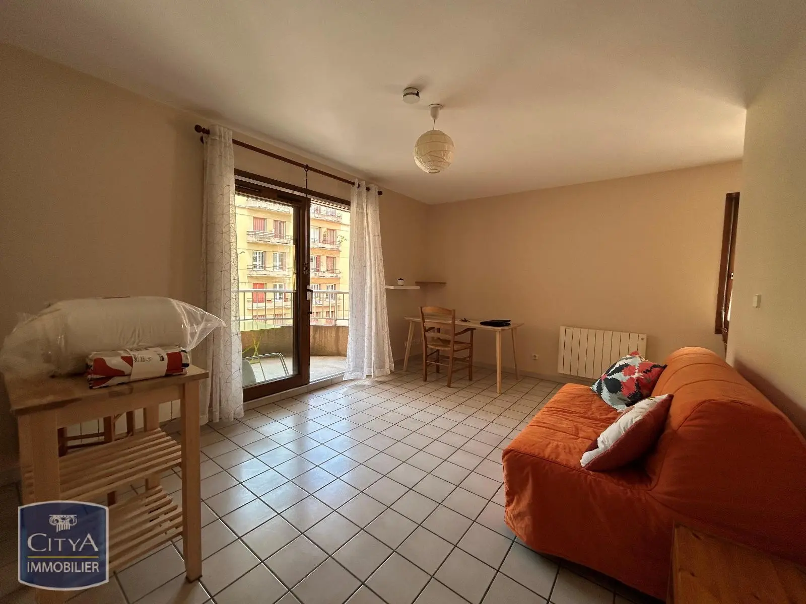 Photo 1 Appartement 1 pièce 27m²
