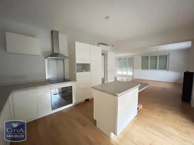 Photo 1 Appartement 4 pièces 128.13m²