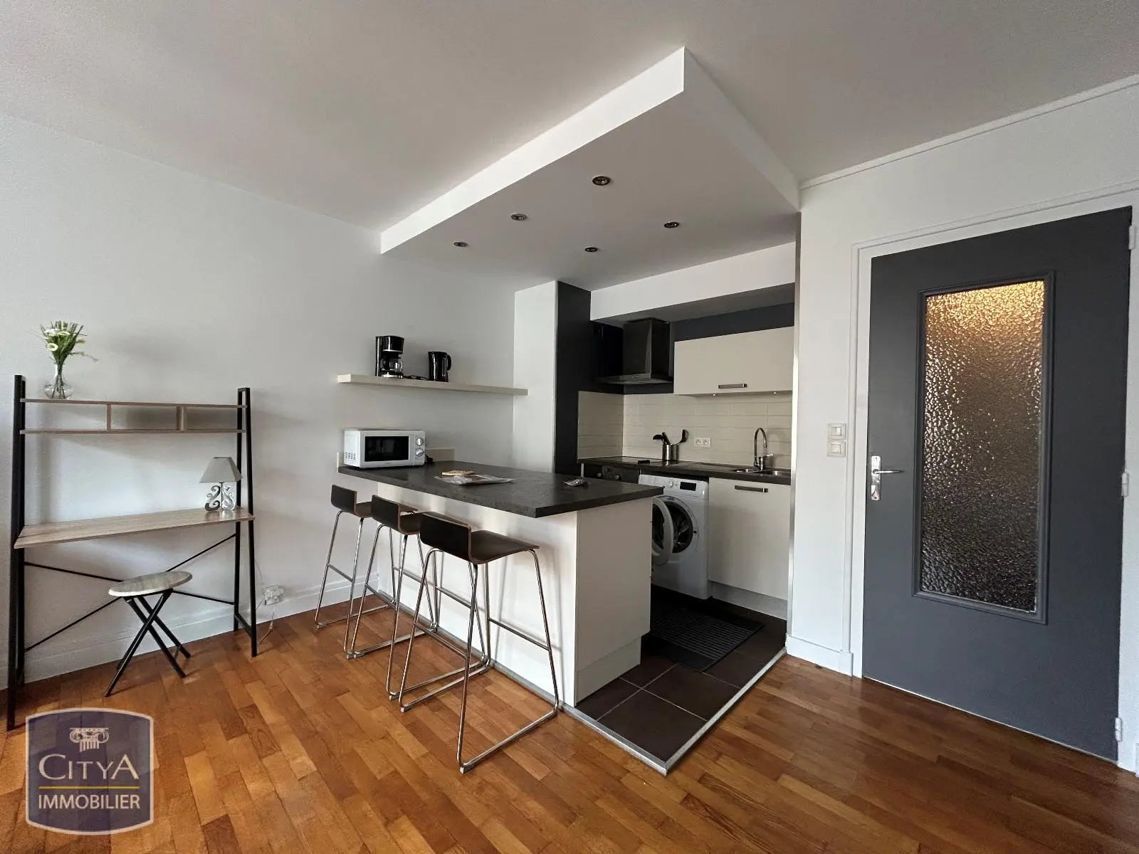 Photo 2 Appartement 1 pièce 32.93m²