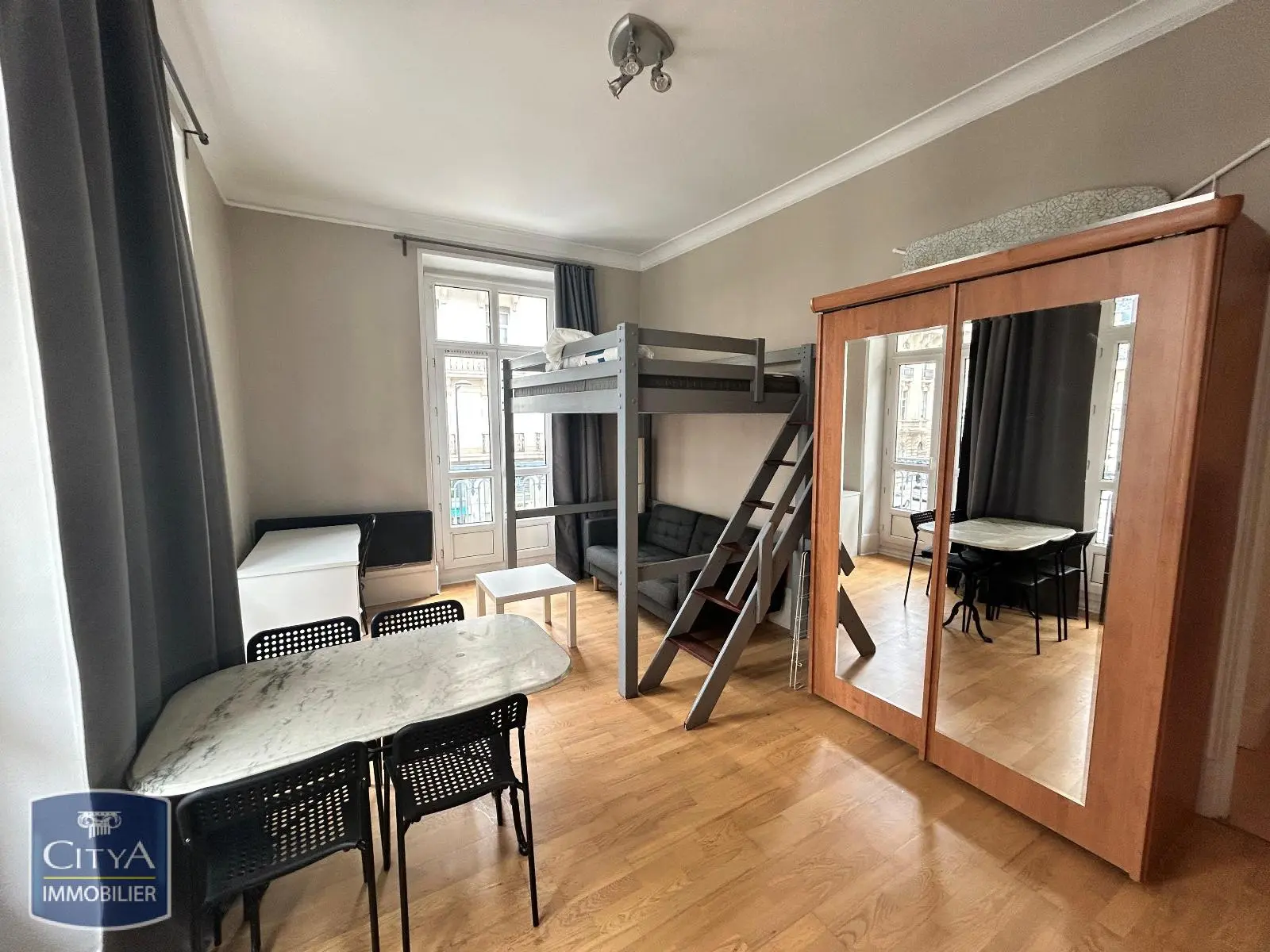 Photo 1 Appartement 1 pièce 24.57m²